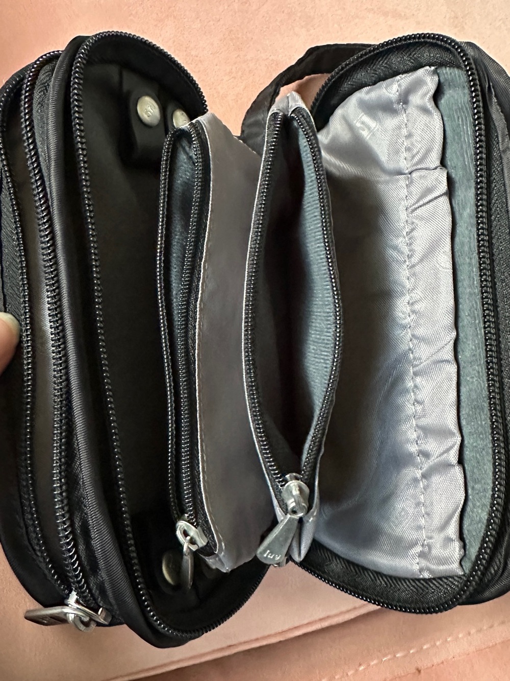 Lug Black Quilted Nylon Wristlet Zip Pouch Multi Compartment Organizer Wallet - Picture 7 of 9